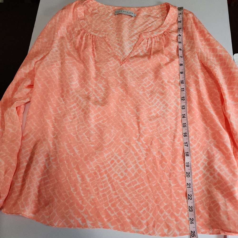 Alice + Trixie Silk Split Sleeve Peasant Blouse Coral Print Size Large - Picture 11 of 15
